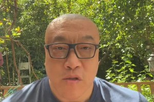 馬?。和炼浜偷聡?在保證防守前提下誰三分投的好誰就有優(yōu)勢~