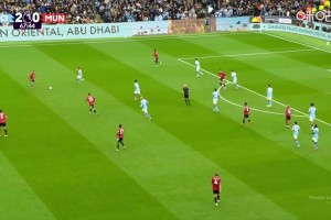 大魔王雙響！曼聯(lián)中場(chǎng)傳球配合失誤！哈蘭德超級(jí)單刀推射死角破門(mén)