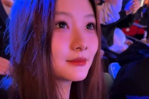 想當虎王的女婿！虎王孫軍的女兒現(xiàn)場看老爸打球 顏值太高了吧~