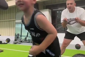 西熱兒子訓練時狂喊爸爸救命！西熱：想不想打NBA！