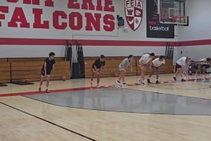 黃種人爆發(fā)力不行？14歲女生56米折返跑秒殺5名u19外國后衛(wèi)