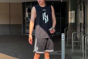 火箭隊(duì)新賽季陣容前瞻！火箭??臂展怪獸來襲，內(nèi)線制霸...