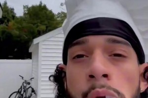 太真實(shí)了！外網(wǎng)網(wǎng)紅惡搞模仿：庫里打球是什么樣的？