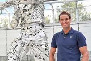 人比人氣死人??網(wǎng)友曬視頻對比韋德與法網(wǎng)納達爾的雕像