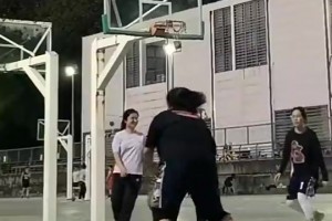 下血本了！老詹做客網(wǎng)紅Kai直播間，贈送價值20萬美刀的愛彼手表