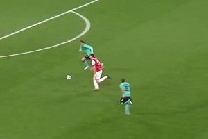 天才少年，瀟灑十足！19歲的小威脅面對巔峰哈白布不落下風(fēng)！