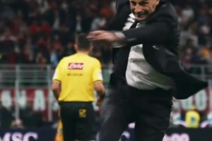 高級黑？甲亢哥此前：梅西世界杯靠躺冠，C羅也有奧運(yùn)冠軍！