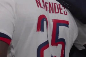 世一左努諾門德斯獲MVP！隊友和主席納賽爾擁抱送上祝賀