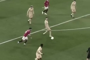 足球智慧體現(xiàn)！布斯克茨這一停一過堪稱藝術(shù)！