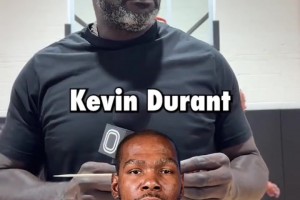 聽到目前比詹姆斯強(qiáng)的就折斷木棍！奧尼爾居然到最后才折？！