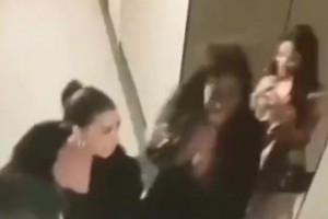 弗拉霍維奇此前帶三個(gè)女生一起玩……姿色各不同真是迷人眼??