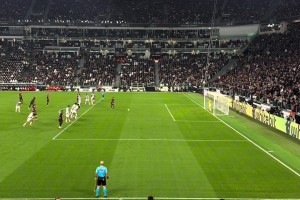 球迷現(xiàn)場(chǎng)實(shí)拍！普利西奇踢飛點(diǎn)球