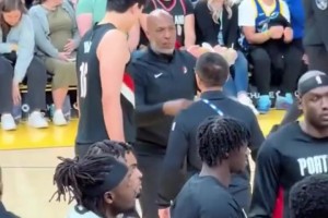 美國楊毅：詹姆斯決定2廣告尬得讓人腳趾摳地，很掉價(jià)