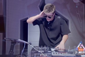 現(xiàn)在是郭舞王了哈！郭艾倫參加綜藝的開場舞來了~