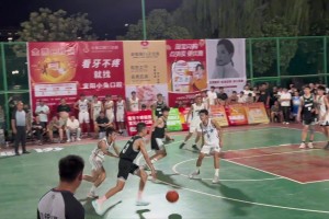 野球場(chǎng)這3號(hào)運(yùn)球是否有翻腕？打球有點(diǎn)哈利伯頓的感覺(jué)！