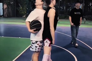 穿襠見多了，這么穿美女襠還是第一次見??