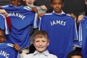 青澀到老成！里斯詹姆斯從小到大的變化！從小就流淌著藍(lán)軍血液！