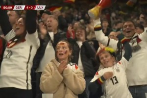 盧森堡禁區(qū)內(nèi)解圍不力！基米西門前打門雙響！德國(guó)4-0領(lǐng)先盧森堡