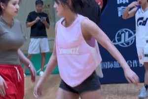 有一說一，灰衣服姑娘的三分球真的有點實力的??????