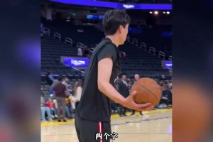 “軍火商”網(wǎng)紅珠珠姐今天又來現(xiàn)場應(yīng)援楊瀚森了