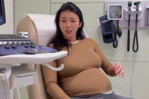 張曼源完成第一次孕晚期產(chǎn)檢 體重飆升至179斤！