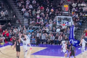 自信就對(duì)了?。铄瓱o(wú)懼凱斯勒防守，三分果斷出手一發(fā)入魂??