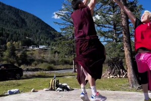 佛ba！藏式球員拉桿~川西不僅球場美如畫 球風也美如畫！