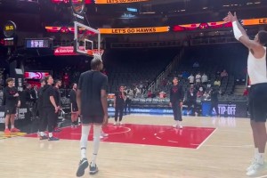 能學(xué)到KD多少功力？現(xiàn)在杜蘭特和小賈在訓(xùn)練中真是形影不離啊