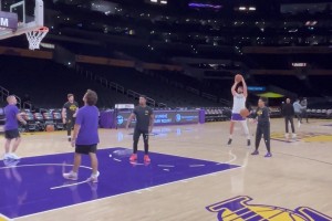 久違了！湖人內(nèi)線克萊伯賽前進(jìn)行訓(xùn)練，今天將復(fù)出！