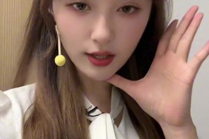 女主播小七曬視頻：北京說(shuō)冷真冷??！穿裙子凍死我了