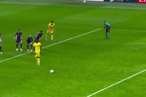 詹?。核_拉赫斷崖式下滑，有必要讓他多打打替補，給其他人機會