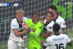 日本門神！鈴木彩艷意甲補時撲出點球！助帕爾馬拿到1分！