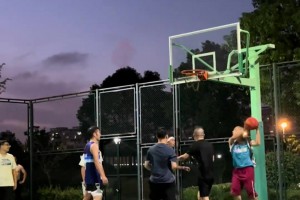 野球場遇到一個(gè)科比門徒，投籃是超級(jí)后仰，這該咋防？