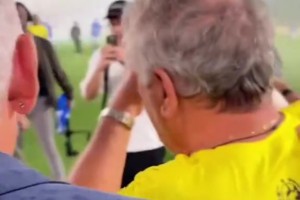 此前元老賽巴西8:3意大利：巴喬攙扶濟(jì)科入場，獨(dú)狼上演帽子戲法