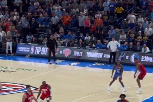 引發(fā)爭(zhēng)議！杜蘭特最后時(shí)刻在沒(méi)有暫停的情況下叫出暫停，雷霆抗議