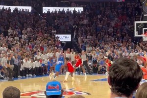 這就是雙MVP！亞歷山大關(guān)鍵時(shí)刻單吃阿門(mén)??進(jìn)超難絕平中投！