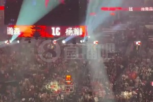 會來事！楊瀚森首秀入場！DJ用中文介紹：石牛好~楊瀚森??