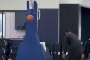 錢難賺！歐文訓練中當助教給華盛頓和布威傳球??