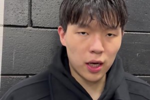 楊瀚森：斯普利特是個(gè)好教練！他非常細(xì)心！我會(huì)按部就班做好自己