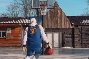 你還真別說！這哥們打球應該比庫里本人還“絲滑”??