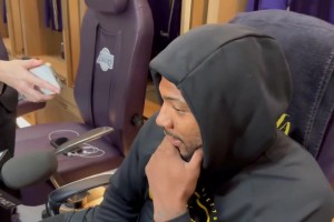 斯瑪特：數(shù)據(jù)體現(xiàn)不出我的價(jià)值，我知道以何種方式幫助球隊(duì)贏球