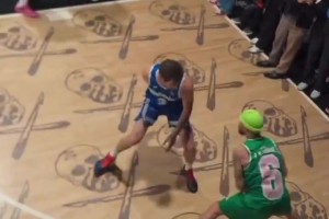 登哥粉絲！賈斯丁-比伯打籃球居然還是個(gè)左手將