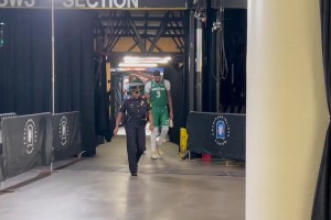 10中1正負(fù)值-20！弗拉格被衛(wèi)冕冠軍上了一課，賽后落寞離場(chǎng)