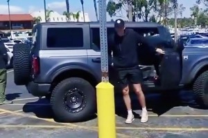 落選秀的逆襲還在繼續(xù)，感受一下里夫斯在洛杉磯有多少球迷