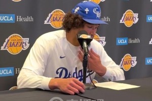 海斯：能多進些三分當然不錯！但我更專注于組織+防守來助隊取勝