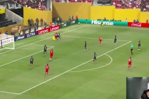 季前賽時多納魯馬把穆夏拉整傷了，多納魯馬掩面痛哭！