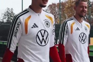 氛圍不錯(cuò)?。〉聡?duì)的訓(xùn)練日常！你的關(guān)注點(diǎn)是誰？